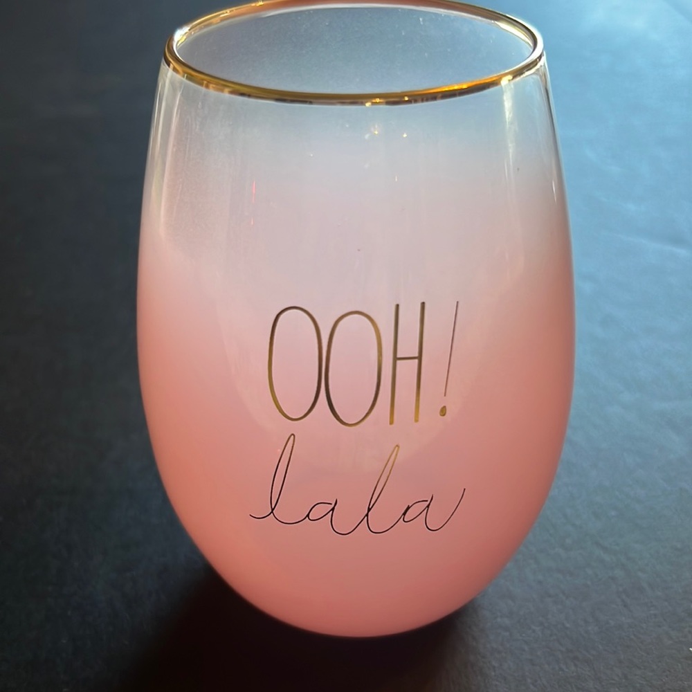 Slant 20 ounce stemless pink ombré wine glass-gold lettering “OOH! lala”-NWOT